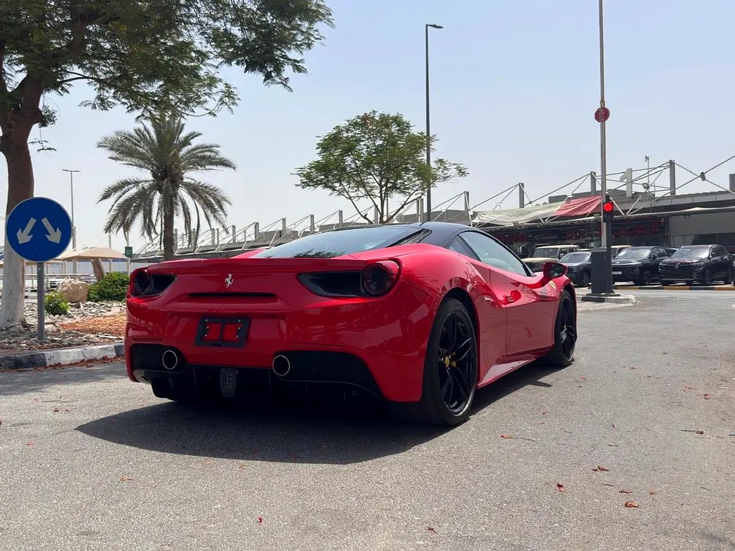 Red Ferrari 488 GTB Base 2017